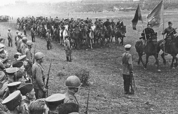 Партизанский парад. 16 июля 1944 г. 