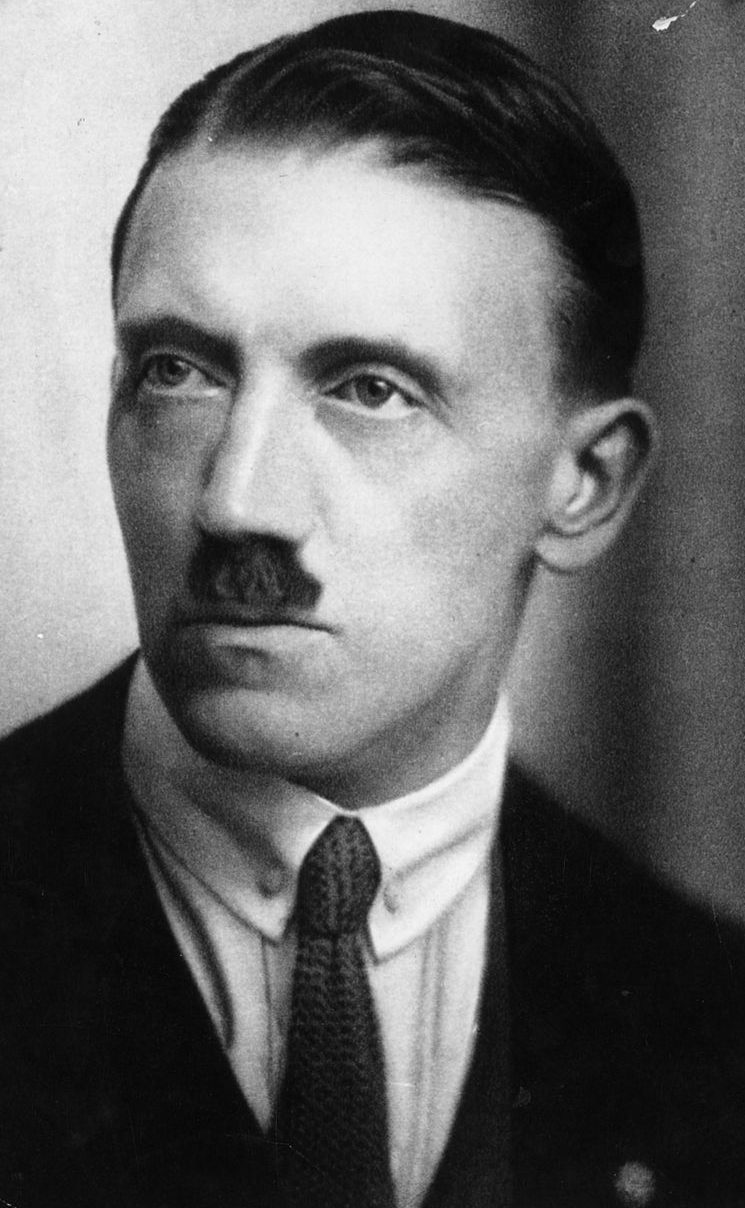 Гитлер в 20-е годы.