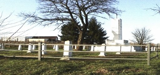 д. Сверкоцин, Грудзёндзский повят. Воинское кладбище, где похоронено 363 советских воина, в т.ч. 266 неизвестных.