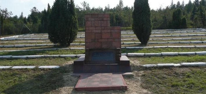 д. Жмудзь Хелмский повят. Воинское кладбище, где похоронено 1 000 советских воинов.