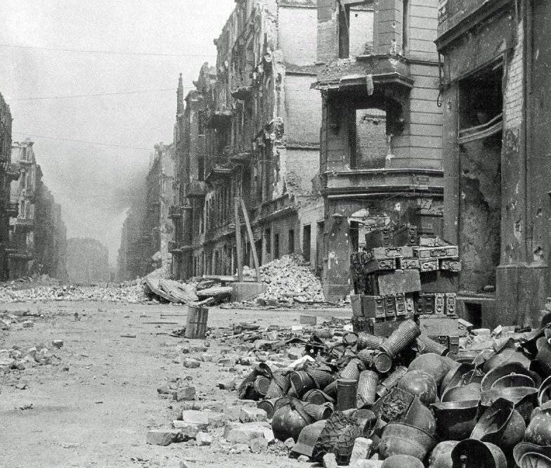 Улица Бреслау после капитуляции.