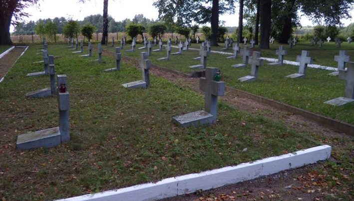 Братские могилы военнопленных.