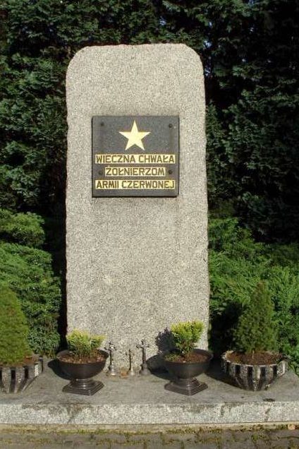Памятник советским воинам погибшим за освобождение Освенцима.