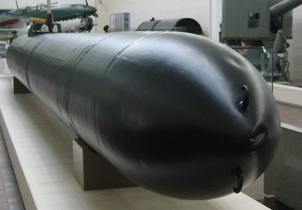 Человеко-торпеда «Кейтэн» в музее. Общий вид.