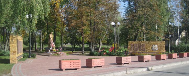 Мемориал по улице Героев войны, 14 посвящен жителям Жулян, погибшим в годы Великой Отечественной Войны. 
