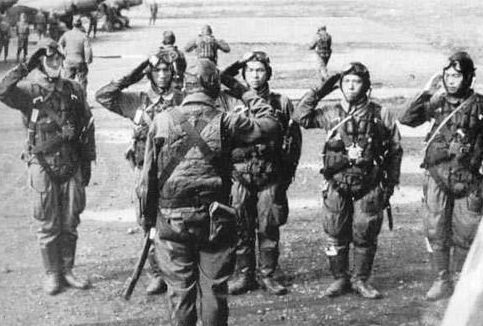 Пилоты-камикадзе 71-й эскадрильи. Май, 1945 г.