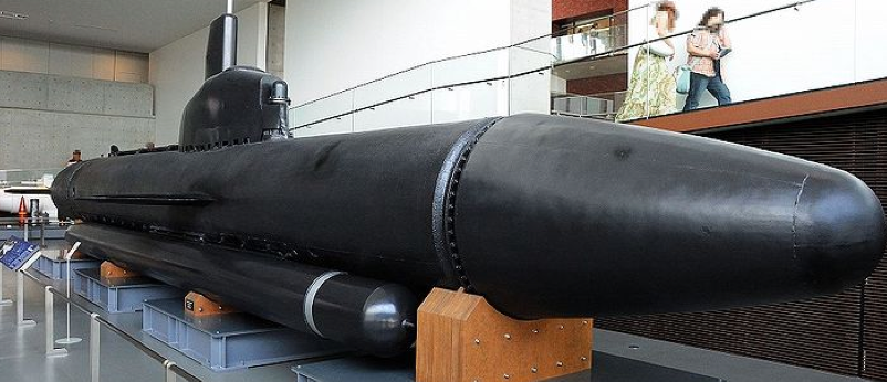 Сверхмалая подводная лодка «Кайри» в музее.