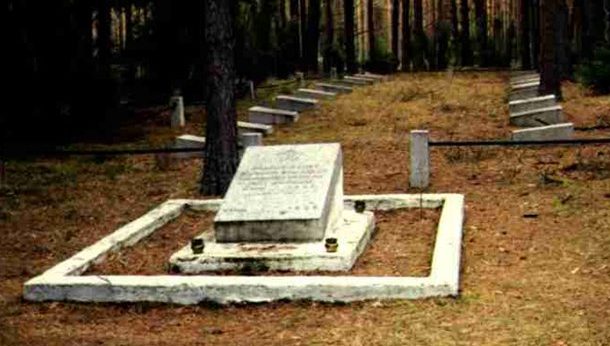 д. Рыголь, Аугустувского повята. Воинское кладбище, где похоронено 3 тысячи советских воинов.