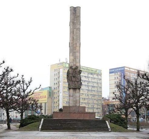Памятник благодарности Красной Армии.