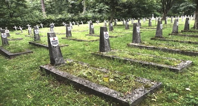 г. Белосток. Воинское кладбище по улице 11 Листопада, где захоронено 198 советских воинов в т.ч. 159 неизвестных, погибших в годы войны. 