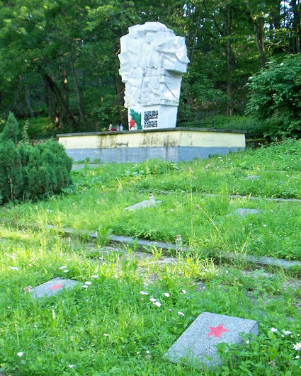 г. Кельце. Кладбище советских военнопленных, где захоронено 6 тысяч человек, погибших в концлагере.