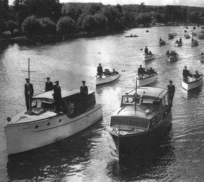 Гражданские катера собираются в поход в Дюнкерк. 26 мая 1941 г.
