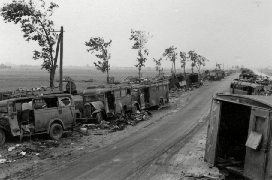 Дорога отступления на Дюнкерк. Июнь, 1940 г.