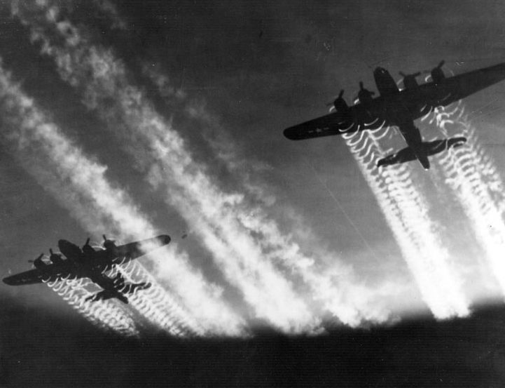Бомбардировщики союзников над Дрезденом.