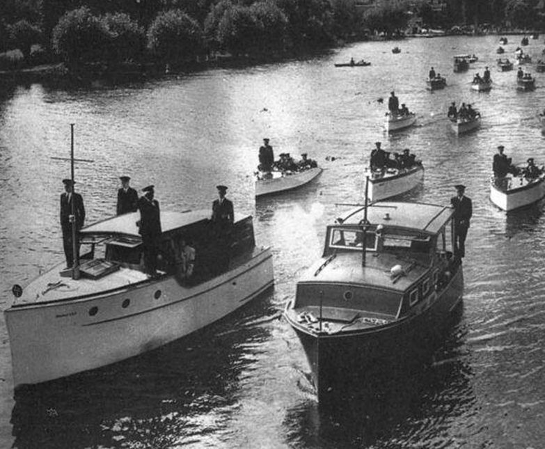 Гражданские катера собираются в поход на Дюнкерк.