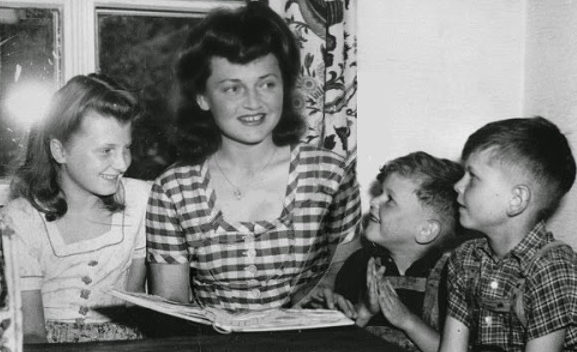 Генриетта фон Ширах с детьми.