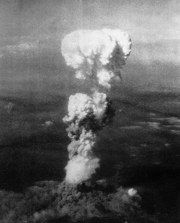 Ядерный гриб над Хиросимой. 6 августа 1945 г.