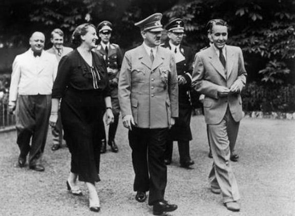 Винифред Вагнер и Гитлер.