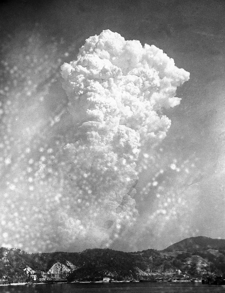 Радиоактивное облако над Хиросимой. 6 августа 1945 г.