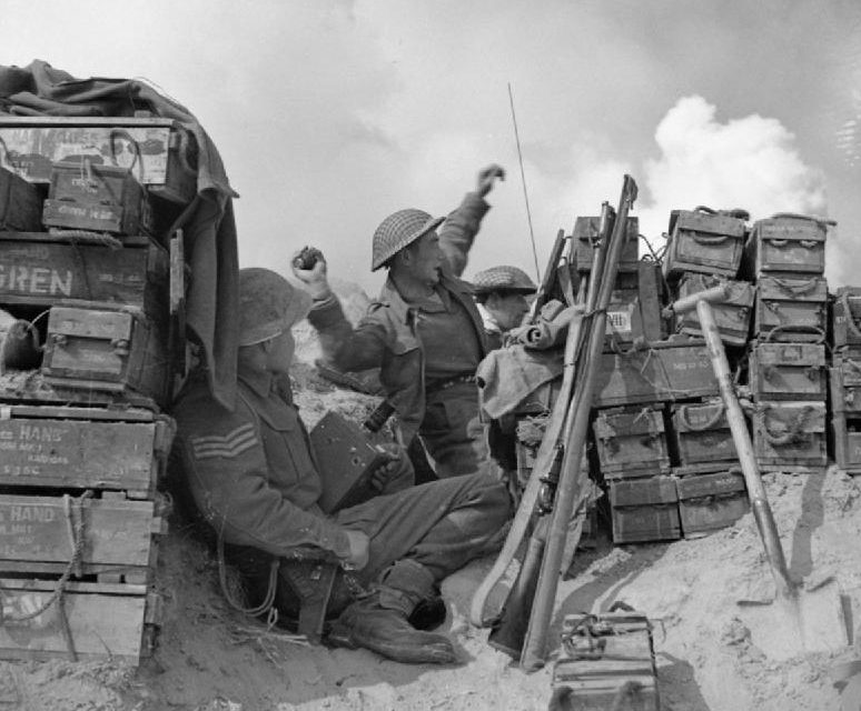 Британцы на южном берегу реки Сенио. 22 марта 1945 г.