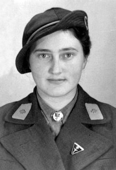 Женщины-служащие вспомогательной службы медицинского и бытового обслуживания Вермахта. 