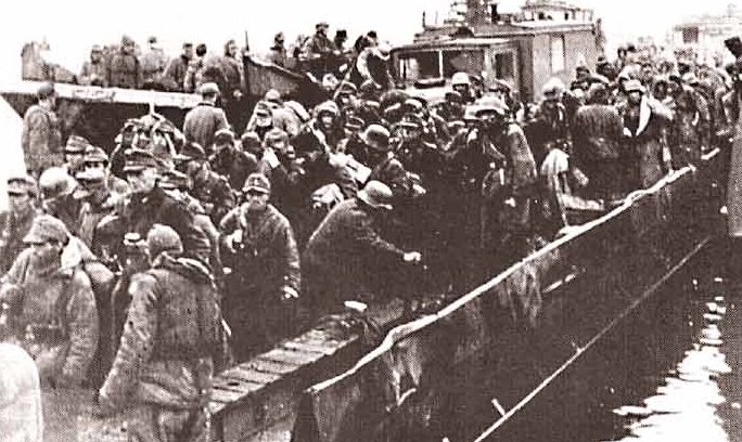 Эвакуация беженцев и солдат из Восточной Пруссии. Март 1945 г.