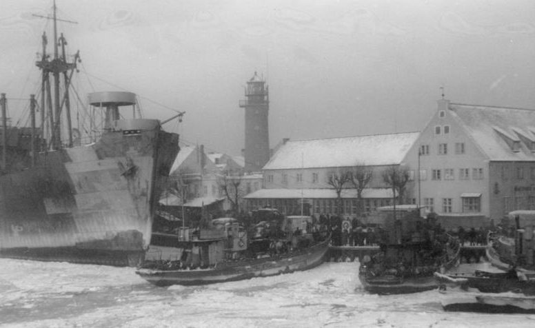 Беженцы в порту Пиллау. Январь 1945 г.