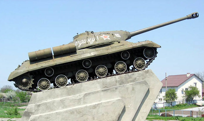 Памятник-танк ИС-3.