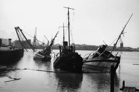 Затонувшие суда в порту Дюнкерка. Июнь 1940 г.