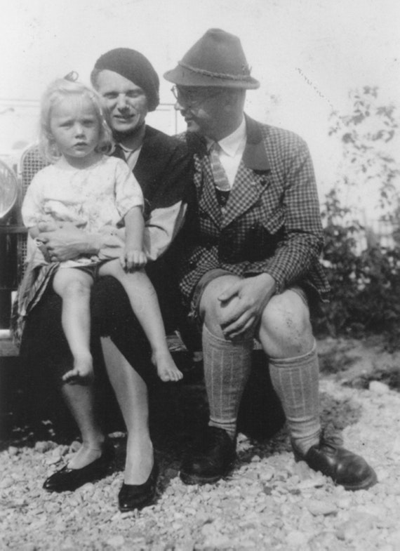 Маргарет и Генрих Гиммлер с дочерью Гудрун.