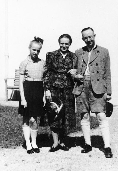 Маргарет и Генрих Гиммлер с дочерью Гудрун.