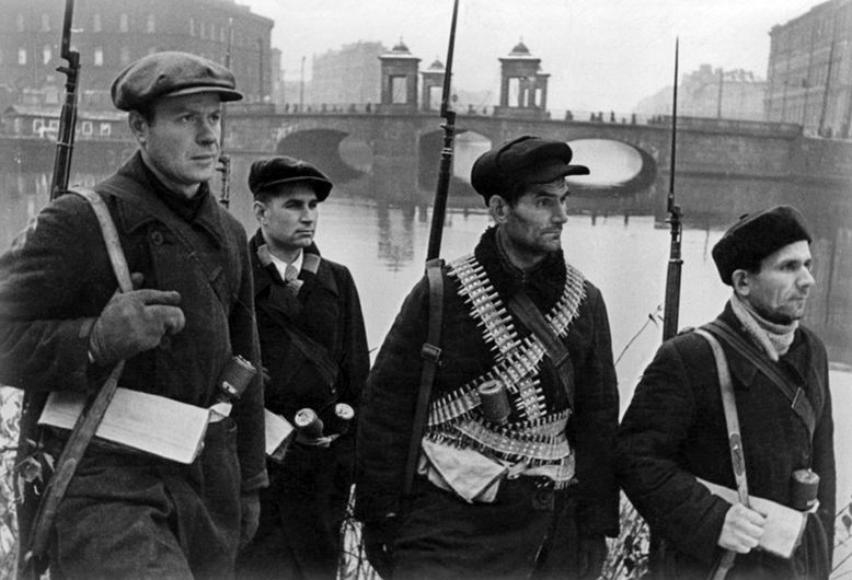 Патруль у моста Ломоносова. Ноябрь 1941 г.