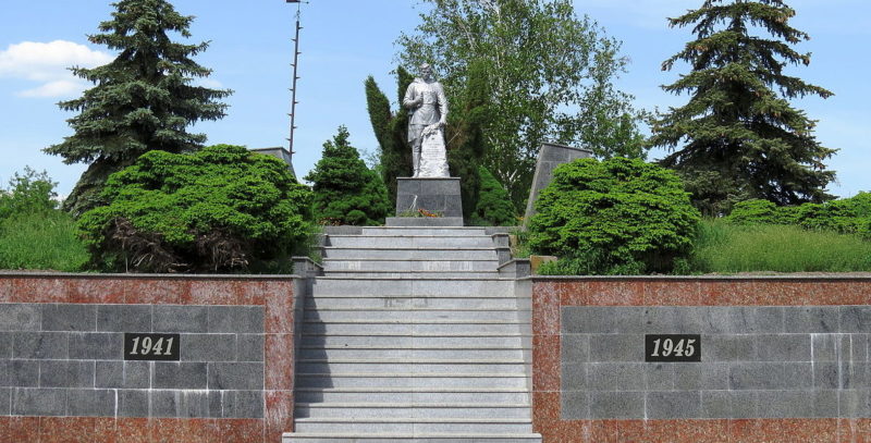 с. Колонщина, Макаровского р-на. Памятник воинам, погибшим в годы войны.