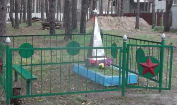 г. Буча. Братская могила советских воинов по улице Патриотов.