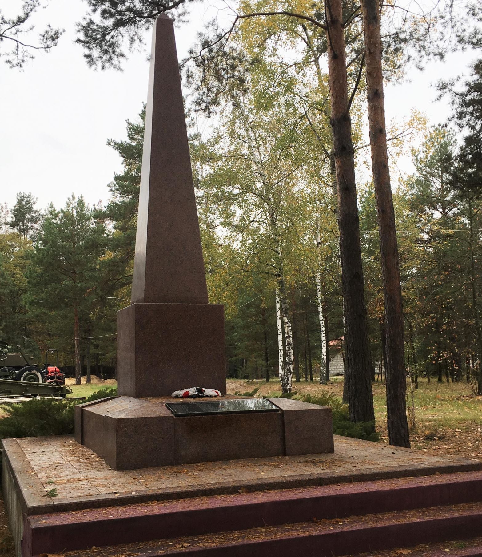 с. Пилява Вышгородского р-на. Памятник односельчанам, невернувшимся с войны.