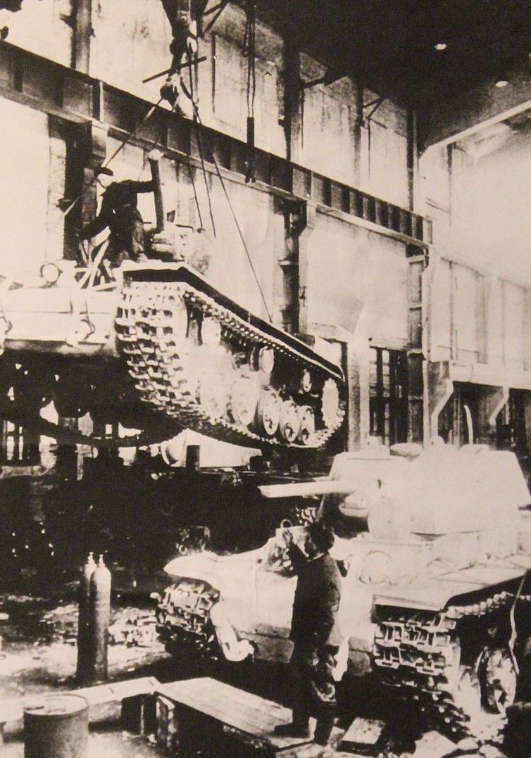 Производство танков. 1942 г.