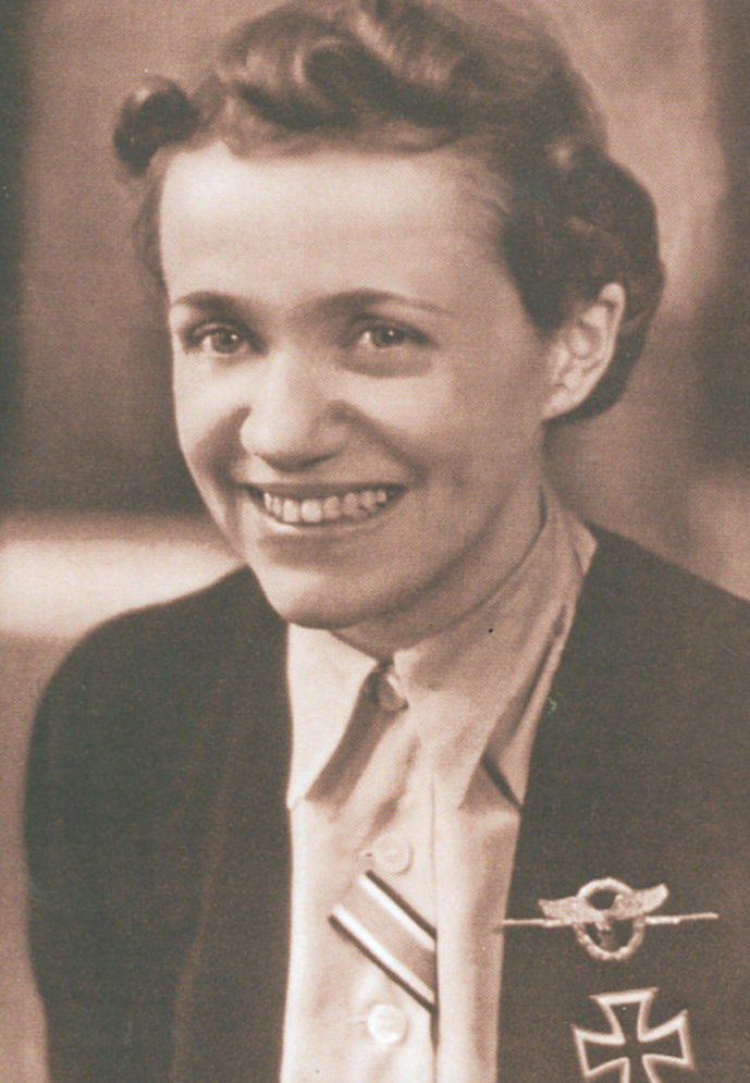 Ханна Рейч после награждения. 1943 г.