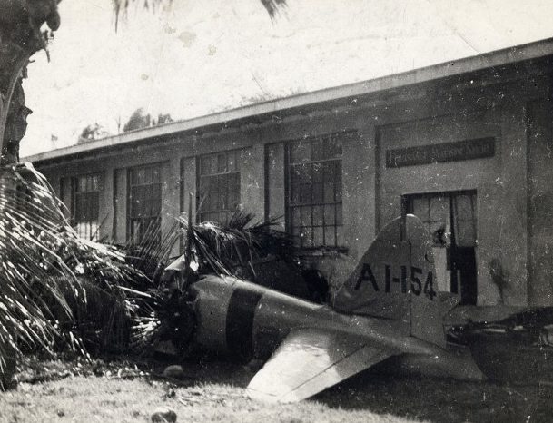 Обломки японских самолетов сбитых во время нападения на Перл-Харбор. 7 декабря 1941 г. 