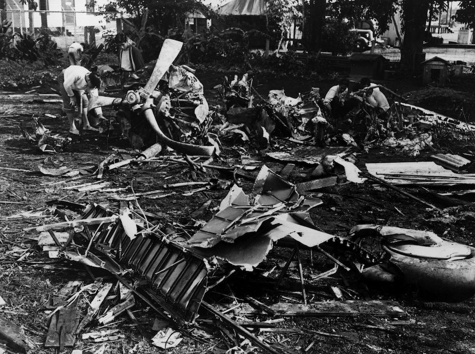 Обломки японских самолетов сбитых во время нападения на Перл-Харбор. 7 декабря 1941 г. 