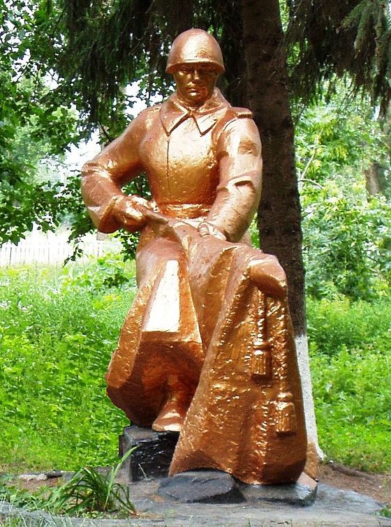 с. Глубокое Бориспольского р-на. Памятник, установленный в 1968 году воинам-односельчанам, погибшим в годы войны. 