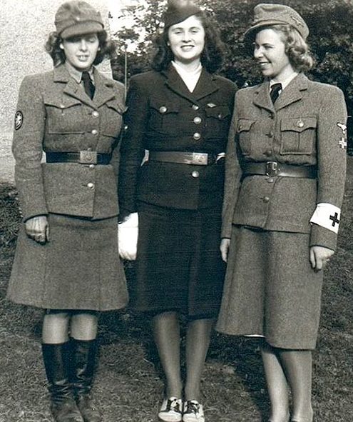 Женщины-медсестры вспомогательной службы СС из Скандинавии.