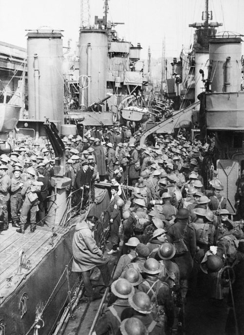 Британские войска на эсминцах Королевского флота, вернувшиеся из Дюнкерка. Дувр, 31 мая 1941 г.