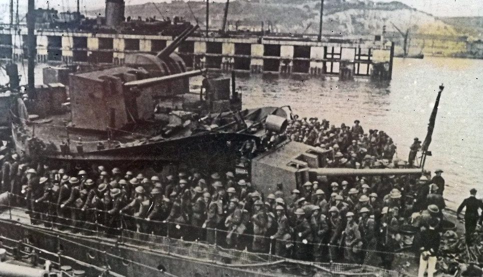 Эсминцы с эвакуированными в ожидании разгрузки. Довер, 31 мая 1940 г.