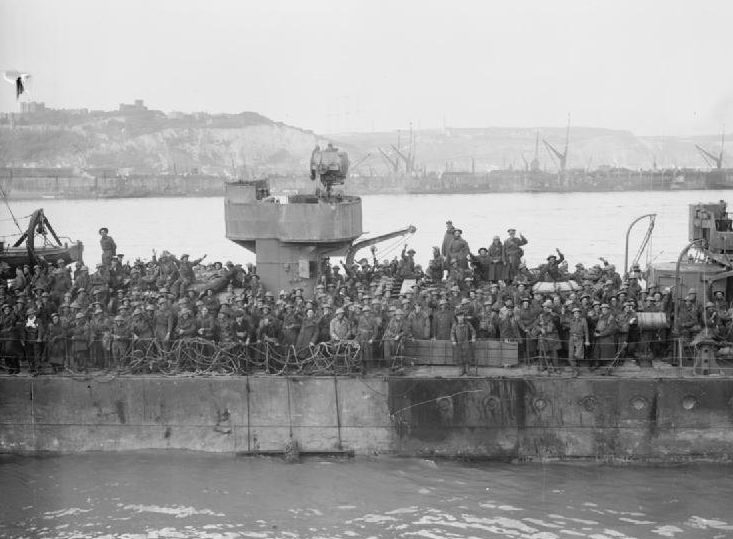 Эсминец с эвакуированными британскими войсками, причаливает в Довере. 31 мая 1940 г.