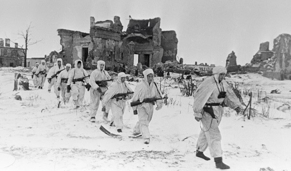 Советские разведчики на Пулковских высотах. 1 марта 1942 г.