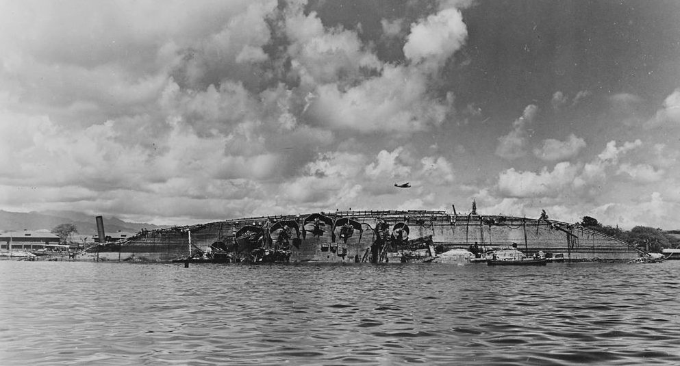 Затонувший линкор «Оклахома». 19 марта 1943 г.