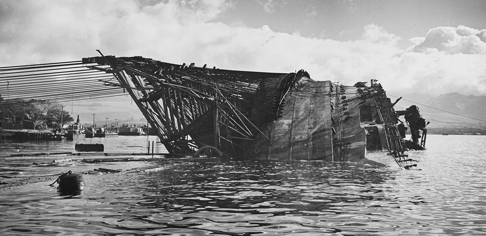 Затонувший линкор «Оклахома». 19 марта 1943 г.