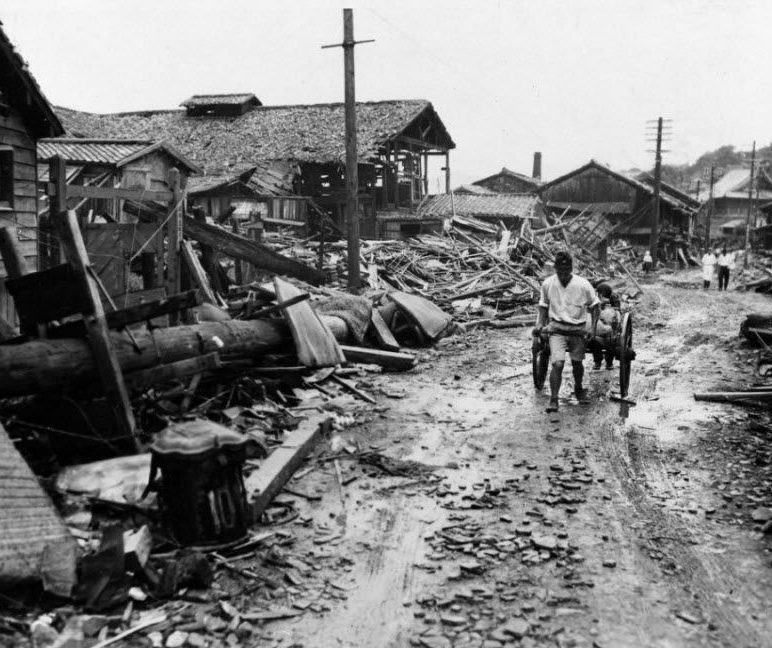 Руины Нагасаки после атомной бомбардировки. Сентябрь 1945 г.
