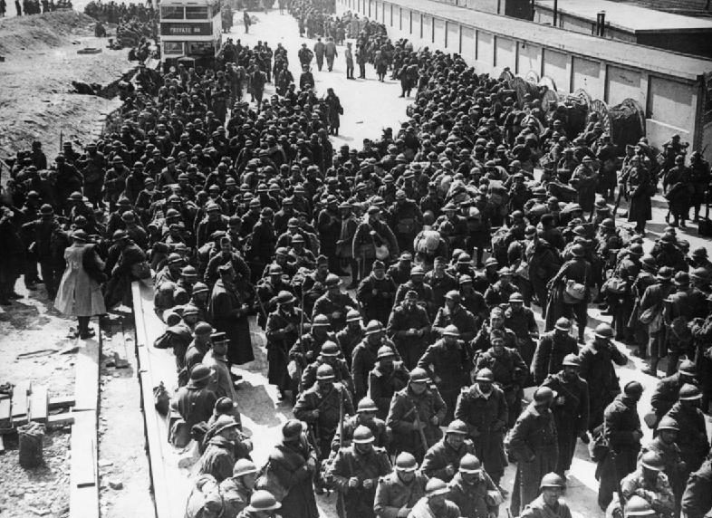 Французские войска, эвакуированные из Дюнкерка, прибыли в Великобританию. Июнь, 1940 г.