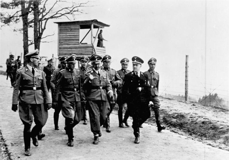 Генрих Гиммлер и Кальтенбруннер в концлагере в Маутхаузене. 1941 г.